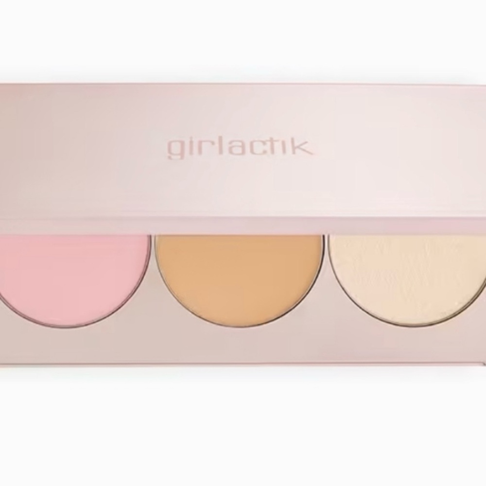 Girlactik Light Blush Me & Glow Face Palette NIB - Picture 4 of 5